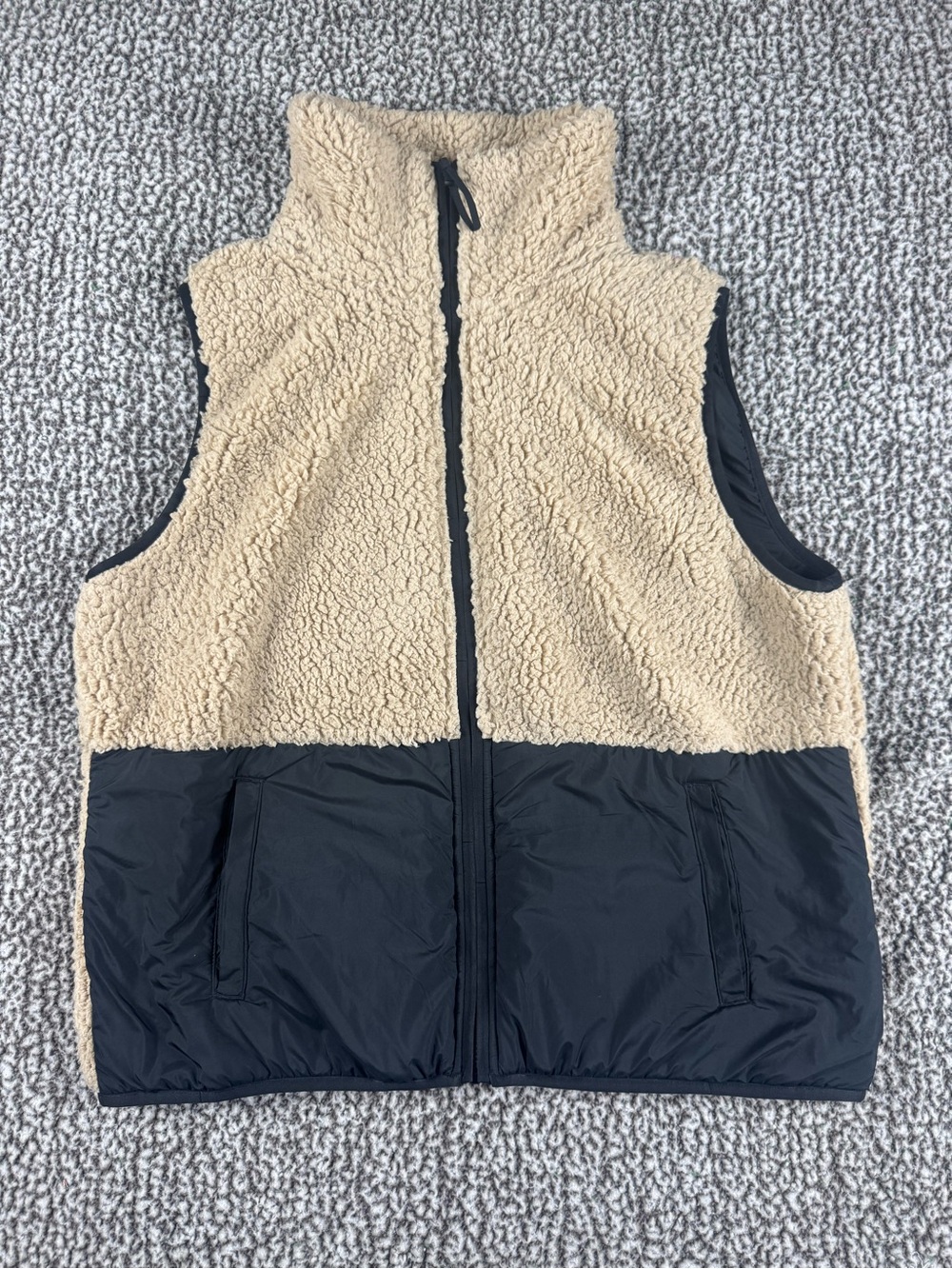 Lou & Grey Beige Sherpa and Black Nylon Vest